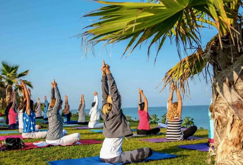 Йога на пляже